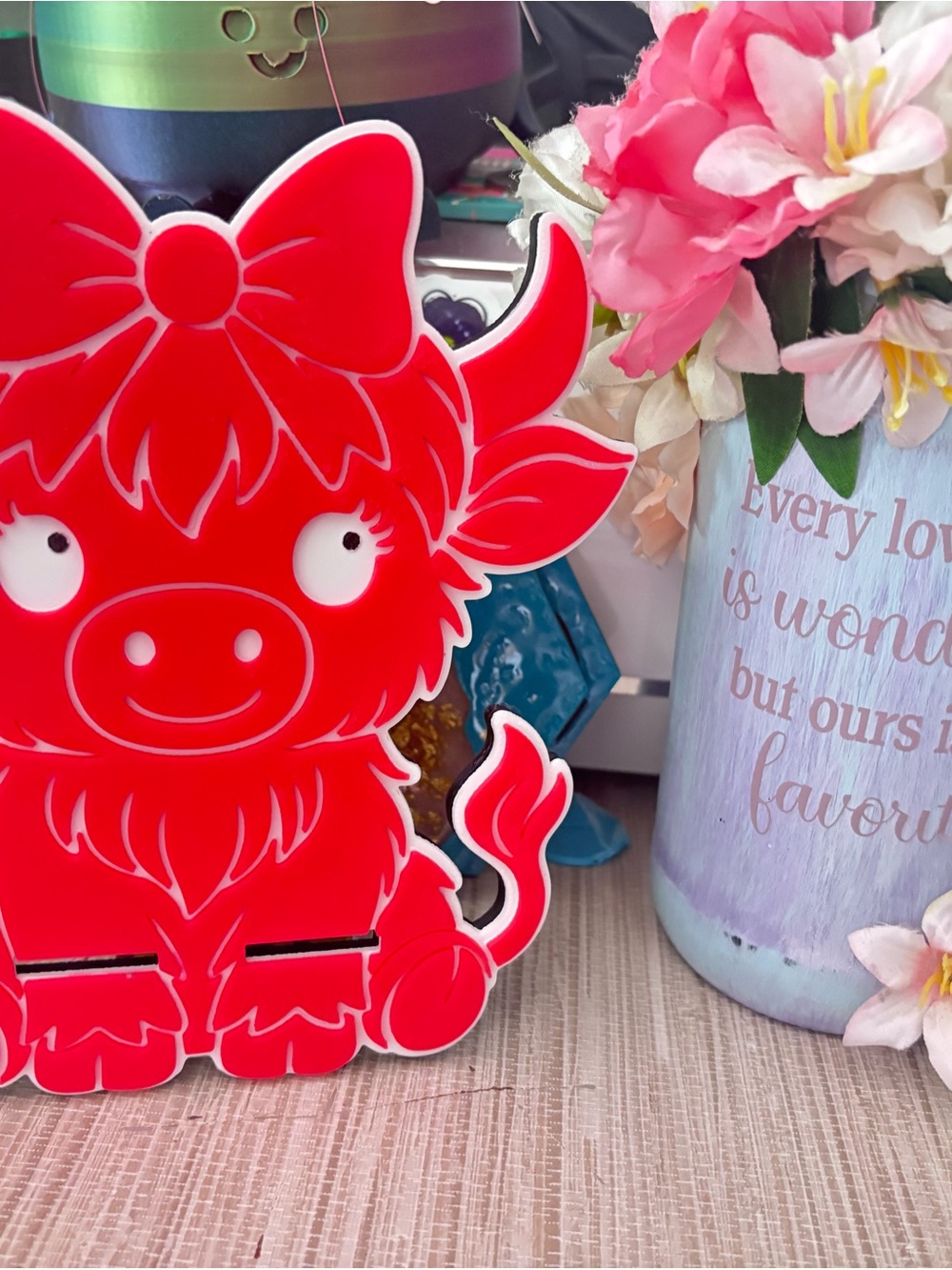 3D printed highland cow phone stand